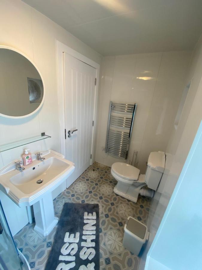 Baxters Apartments Milford Exterior photo